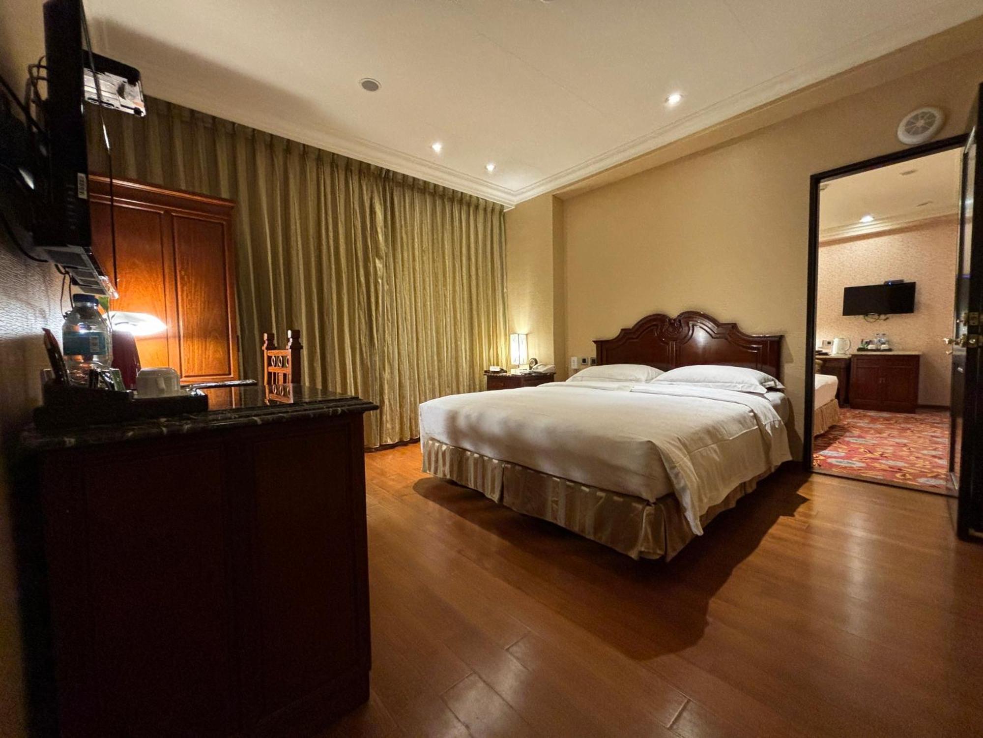 Royal Seasons Hotel Taipei ‧ Nanjing W. Екстер'єр фото