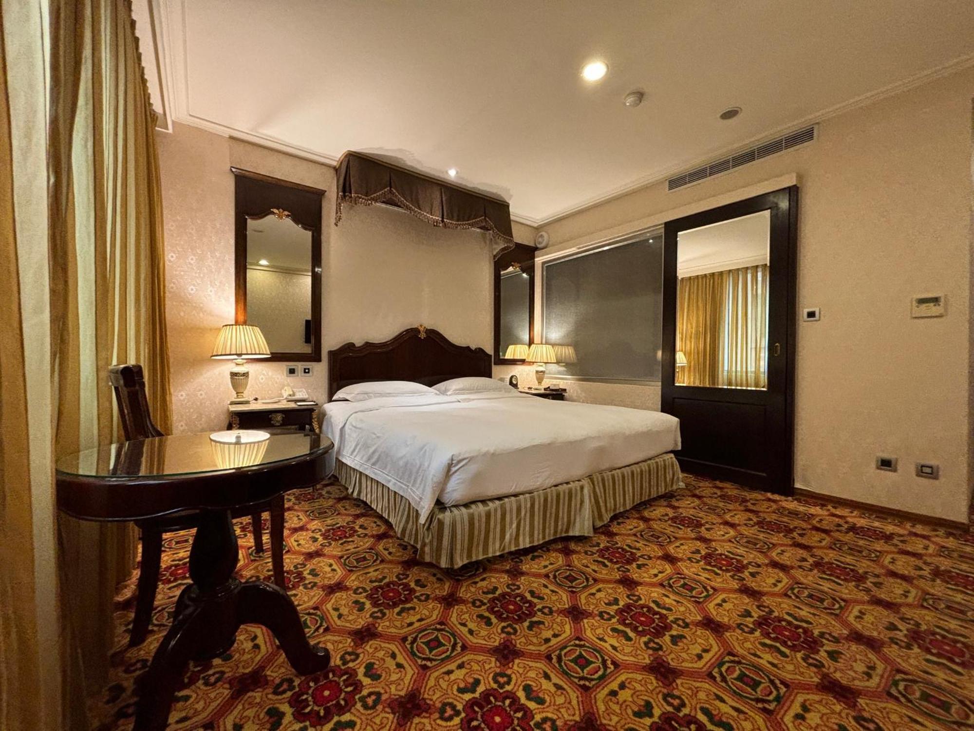 Royal Seasons Hotel Taipei ‧ Nanjing W. Екстер'єр фото
