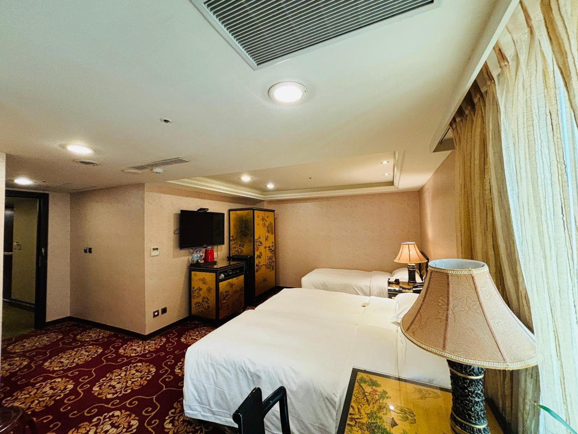 Royal Seasons Hotel Taipei ‧ Nanjing W. Екстер'єр фото