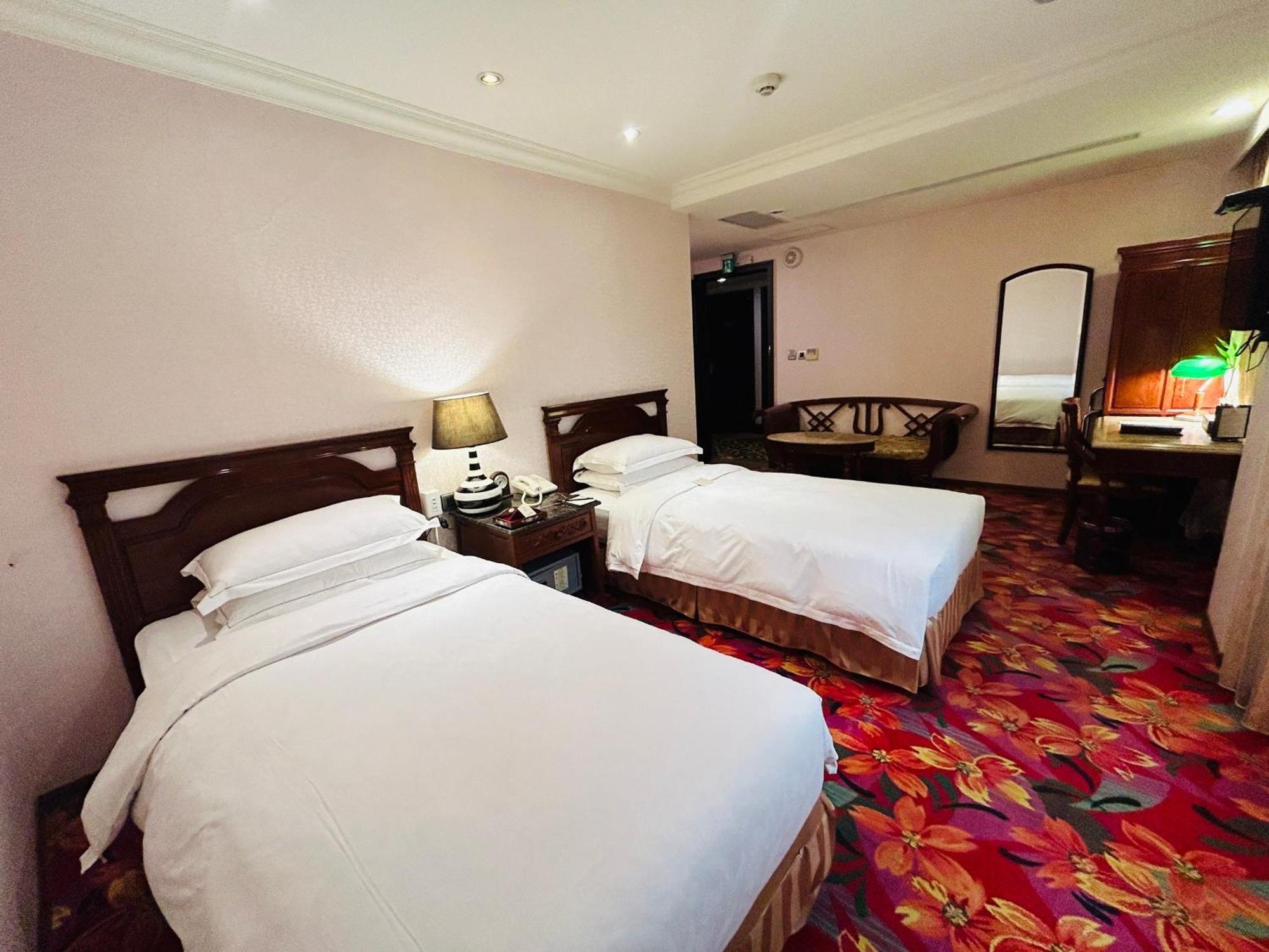 Royal Seasons Hotel Taipei ‧ Nanjing W. Екстер'єр фото