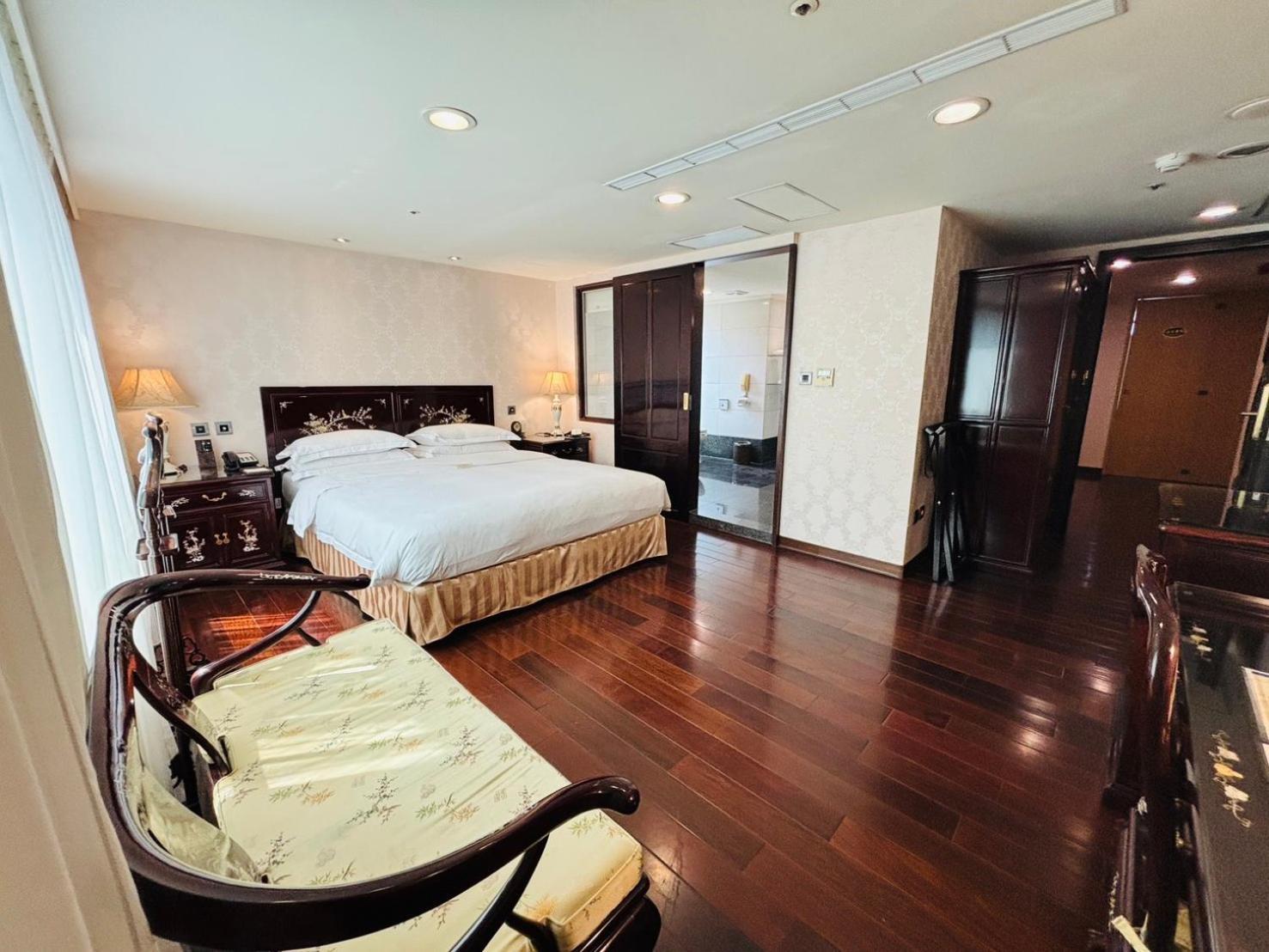 Royal Seasons Hotel Taipei ‧ Nanjing W. Екстер'єр фото