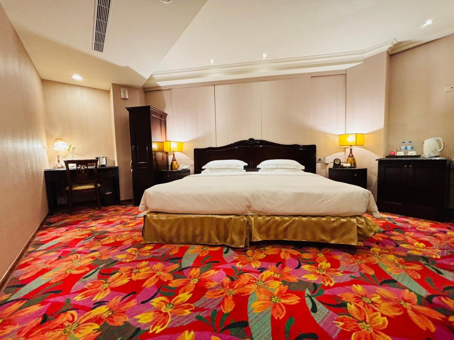 Royal Seasons Hotel Taipei ‧ Nanjing W. Екстер'єр фото