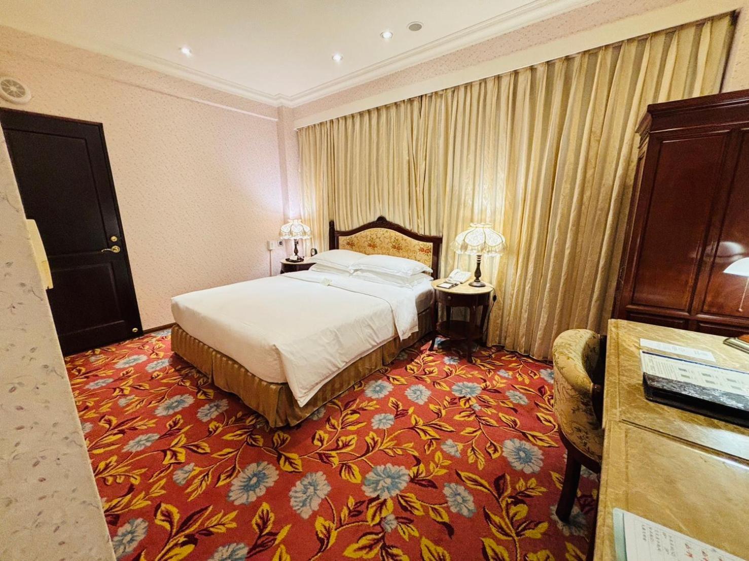 Royal Seasons Hotel Taipei ‧ Nanjing W. Екстер'єр фото