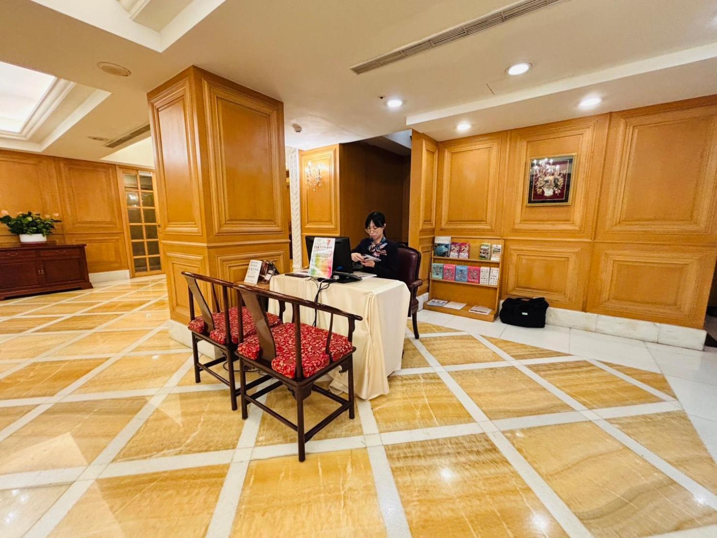Royal Seasons Hotel Taipei ‧ Nanjing W. Екстер'єр фото